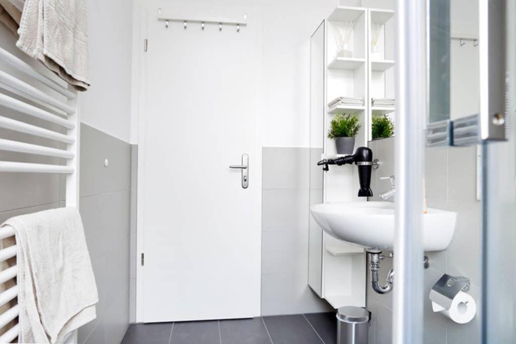 Sc 06 By Rockchair Apartments L Superhost Status L 4 Bedrooms Boxspringbeds 2 Bathrooms Balcony Elevator - Cozy Family & Business Flair Welcomes You! Berlin Extérieur photo