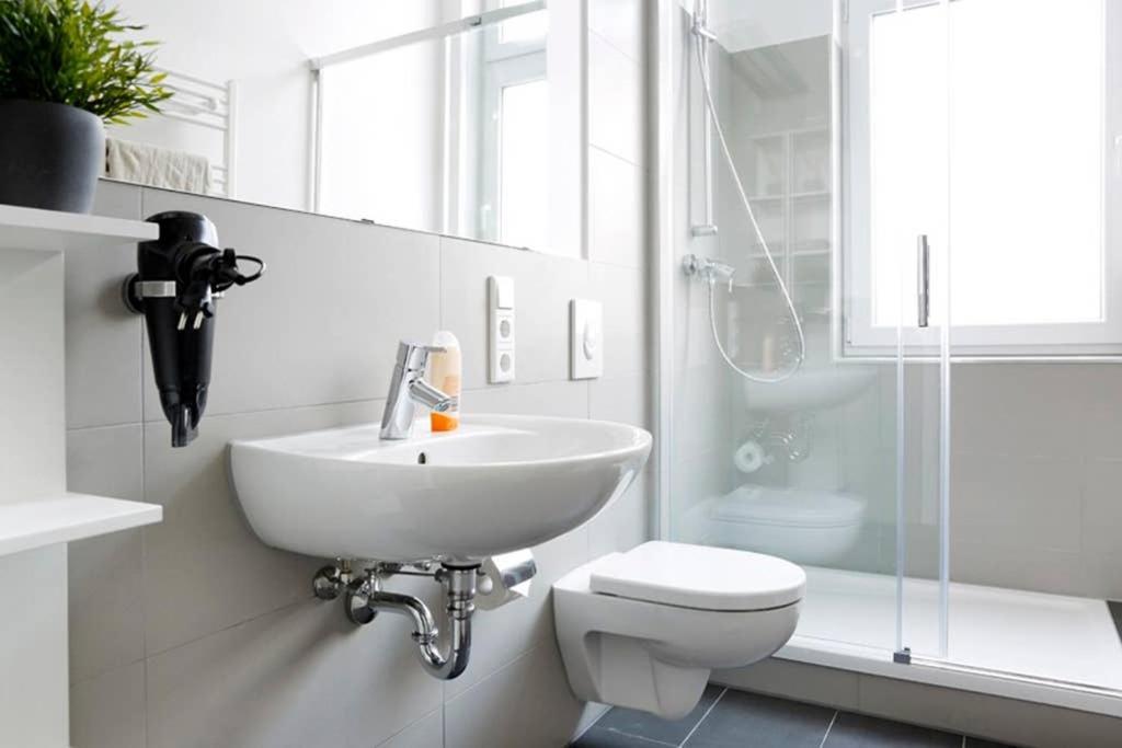 Sc 06 By Rockchair Apartments L Superhost Status L 4 Bedrooms Boxspringbeds 2 Bathrooms Balcony Elevator - Cozy Family & Business Flair Welcomes You! Berlin Extérieur photo